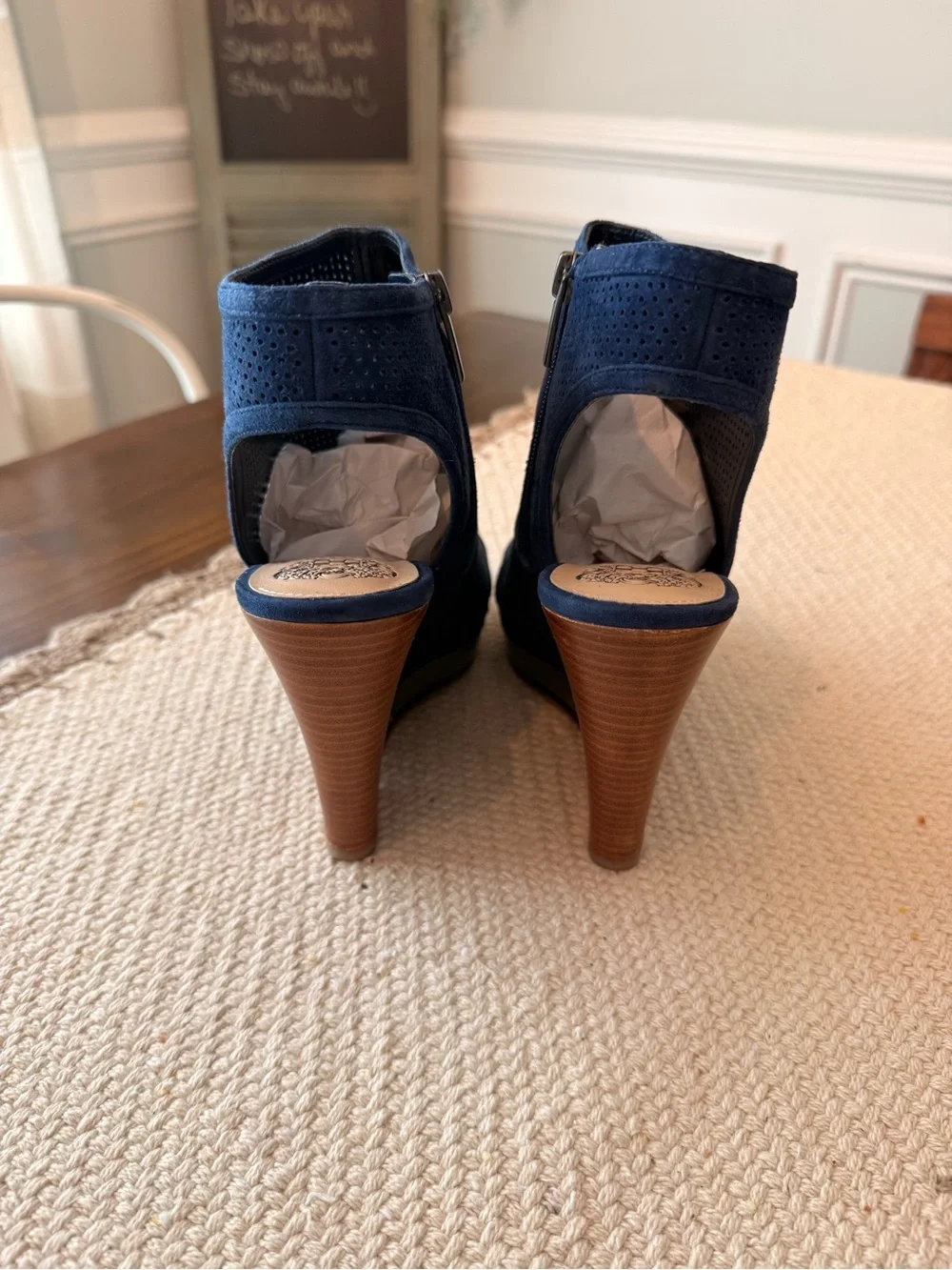 Vince Camuto blue suede perforated peep-toe wedge booties Sz 8.5